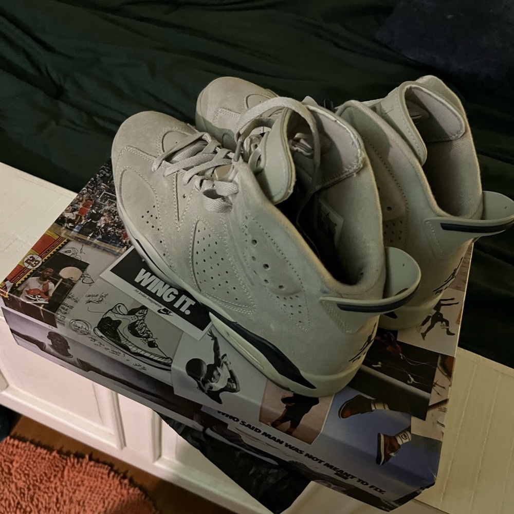 Jordan Men's Light Gray Sneakers